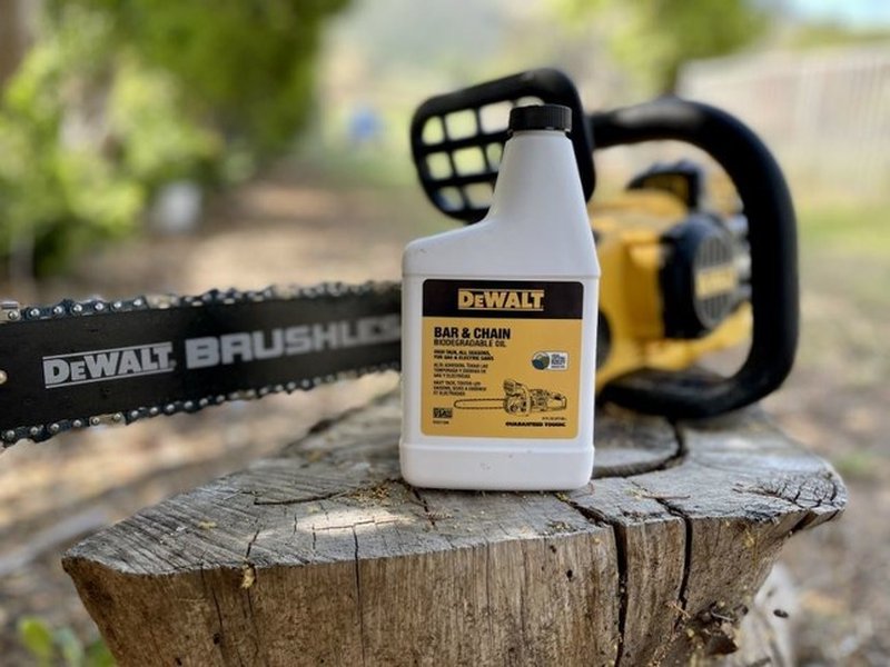 DEWALT Biodegradable Chainsaw Oil